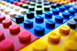 LEGO Центр приглашает детей в группы раннего развития